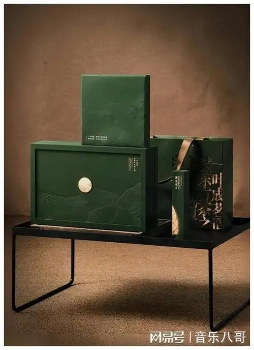 茶叶包装设计对品牌的系统性,延续性,风格,传统等的考量,就是茶叶包装