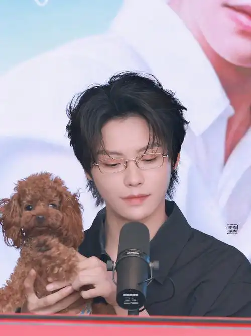 肖宇梁超话#berrything莓事甜分制造官肖宇梁#  240