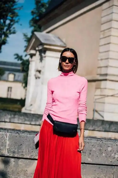 粉色配红色轻松搭配出少女感