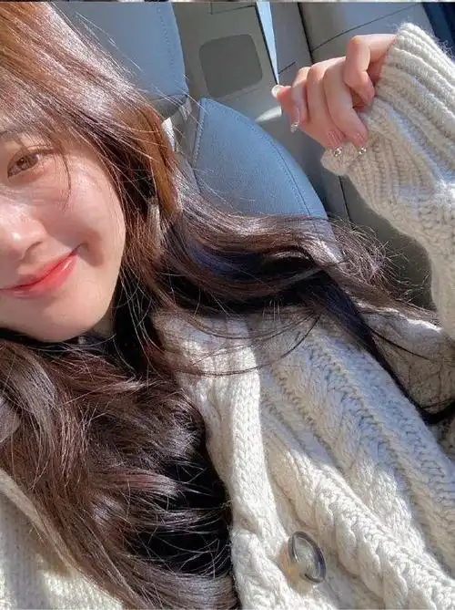 女生自拍手册,7个自拍达人必备的自拍技巧,谁拍谁好看