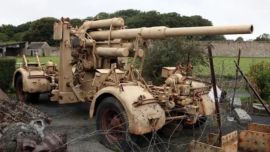 德国88式高射炮,为何总被成为反坦克炮?看完才知道!