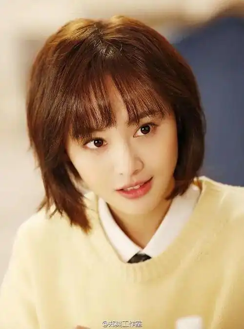 2021年4月26日,郑爽前男友张恒在其微博公布的视频中曝料,称郑爽通过