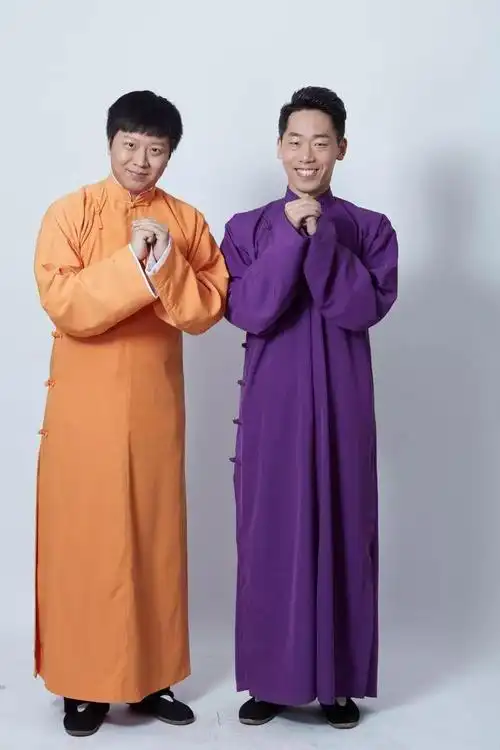 明星榜又跟大家见面了,今天我们为您各位介绍的是知名相声演员董建春