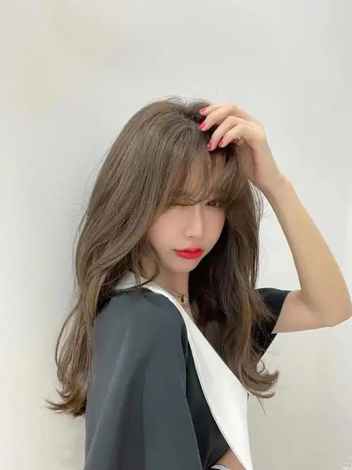 发色分享  清远烫发染发找奕珺冷茶色系染完几乎可以告别浓妆了201