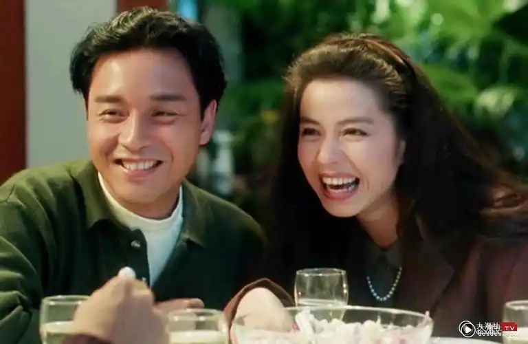 锺楚红19岁参选港姐完美体态张国荣曾公开大赞红姑的美貌