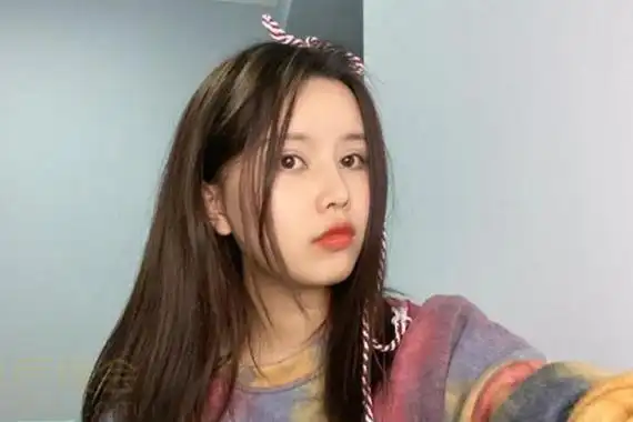 快手女网红麦小兜