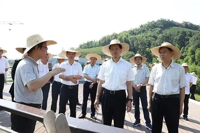 孙贤龙到吴兴区视察科技创新工作