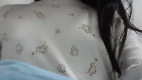 这样要穿小背心吗?