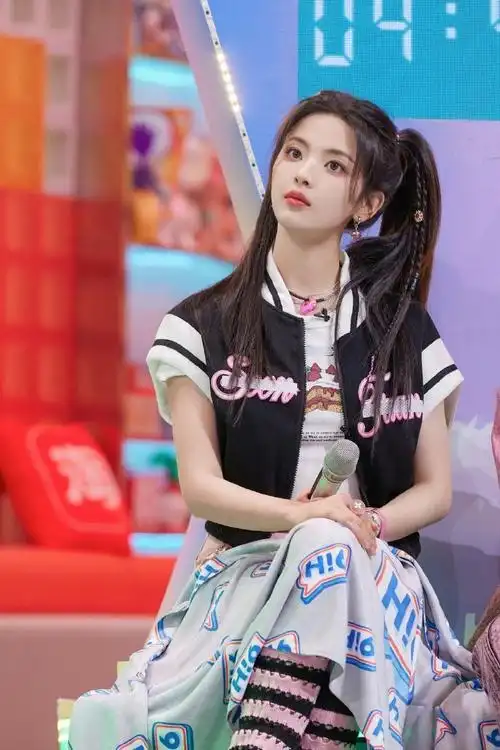 杨超越你好星期六双马尾造型##杨超越双马尾辫造型