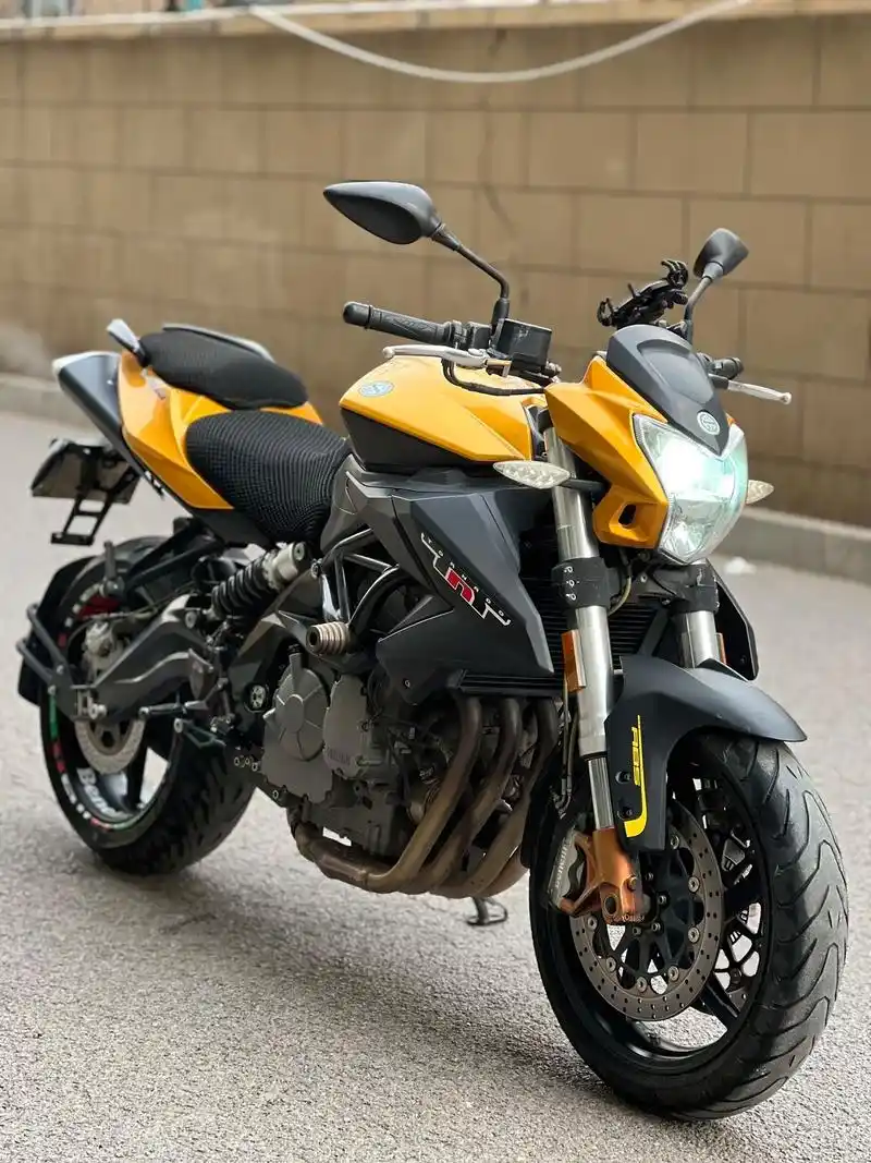 贝纳利黄龙600tnt 9800块!17年黄龙600tnt金 - 抖音