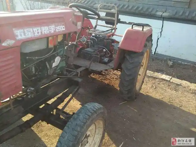出售二手小四轮拖拉机,单缸四驱,32马力多台