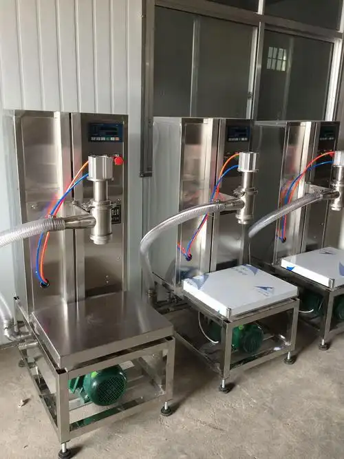 厂家直销涂料称重灌装机 润滑油液体灌装机 肥料自动定量灌装机