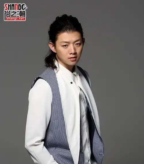 霍尊为什么留长发 霍尊个人背景资料揭秘