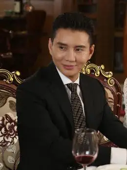 佟俊铭(章小军饰演)