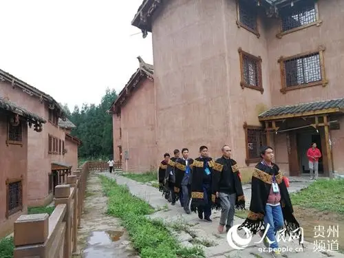 水城县玉舍镇三个三织密治安防护网