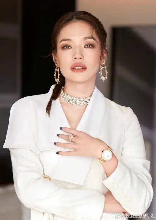 6位嘴唇饱满的女星,有人被赞性感迷人,有人却被说嘴太大不协调