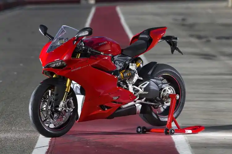 杜卡迪超级跑车 panigale 1299 " 帕加尼 "_摩托车论坛_机车世界_摩信