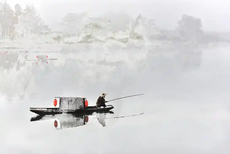 孤舟蓑笠翁独钓寒江雪