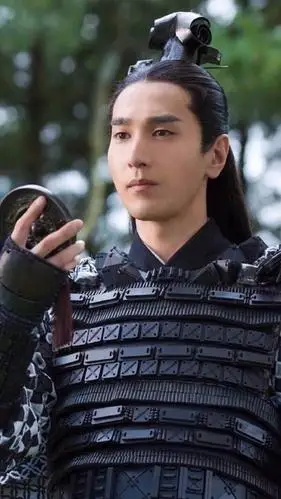 夜华君现在是星妹儿心中的四海八荒第一帅.