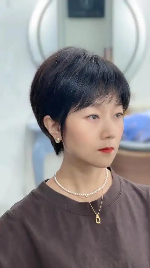 长发变短发 减龄不是问题