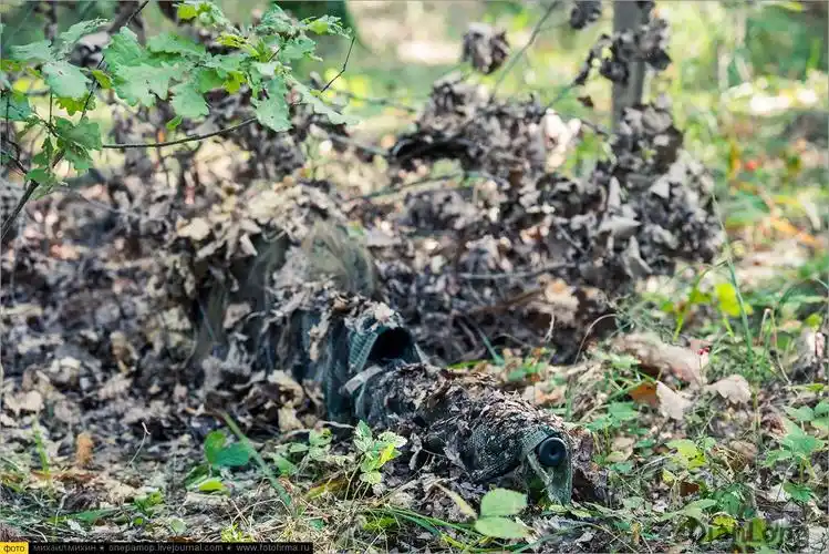 俄罗斯特种部队狙击手伪装到连手里的枪都看不清楚了3