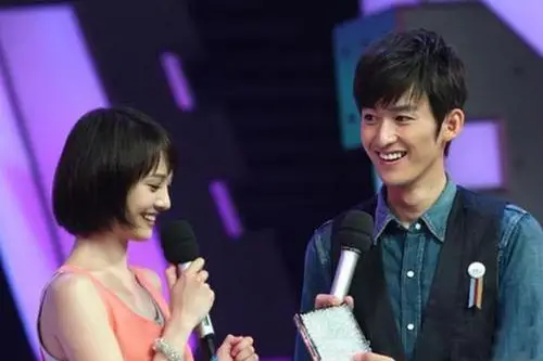 郑爽躺着中枪,张翰重提初恋,口出狂言引热议