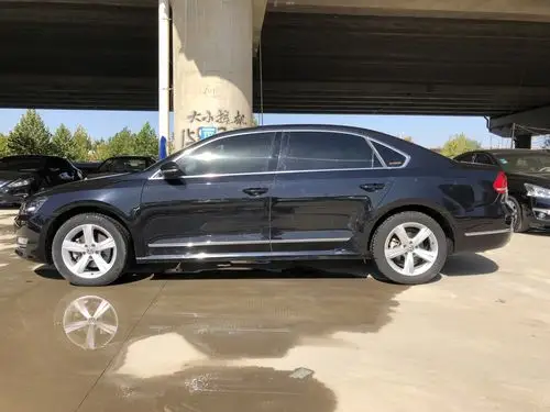 【武汉】2016年6月 大众 帕萨特 2016款 330tsi dsg御尊版 手动挡