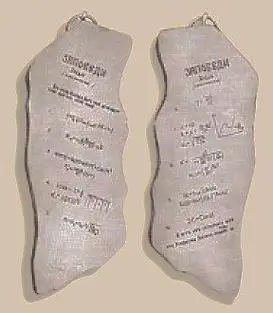 "朗道十诫"石板 物理学上,朗道的贡献是多方面的,也许是借用摩西十诫