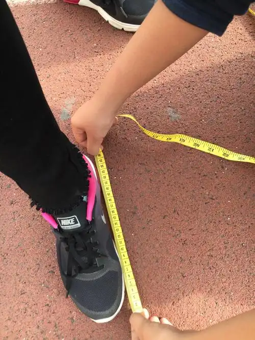 我的脚有多长 25厘米