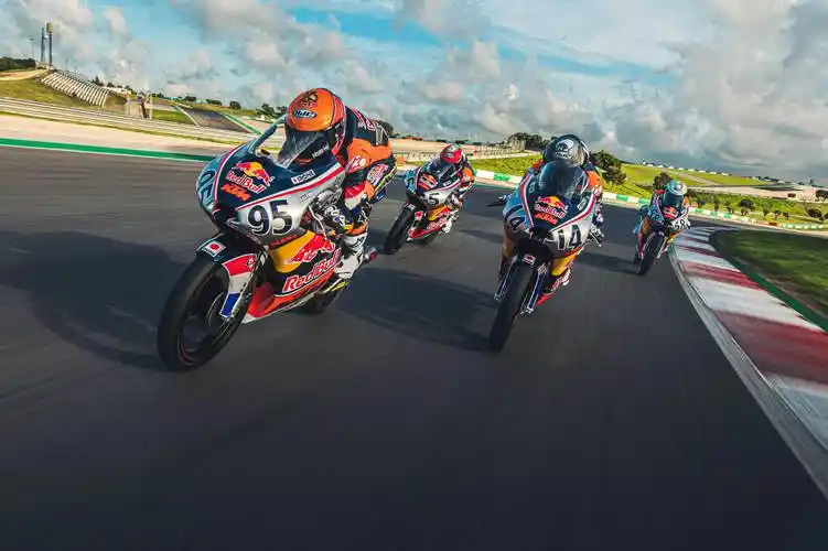 剪影2022motogp红牛新秀杯