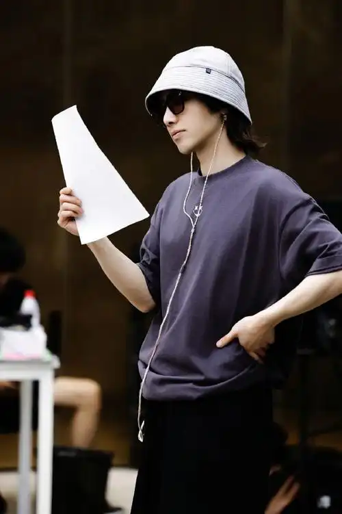 华晨宇官宣合肥演唱会加场##华晨宇签名认证合肥加场