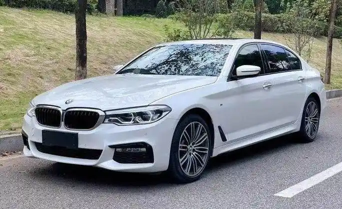 武汉二手宝马5系 2018 款 改款 530li 领先型 m运动套装 白色 - 小猪