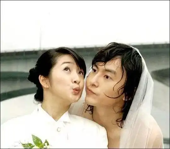 林依晨在社交网站上晒出生日自拍,好友郑元畅留言,关系不一般