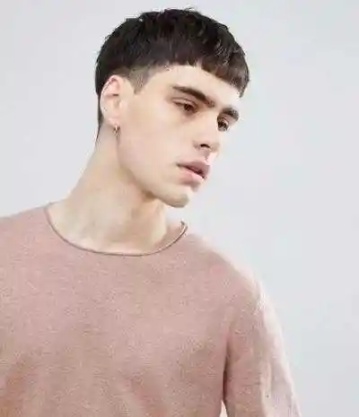 2022男生潮流刘海发型,刘海发型也能打造出不同的格调