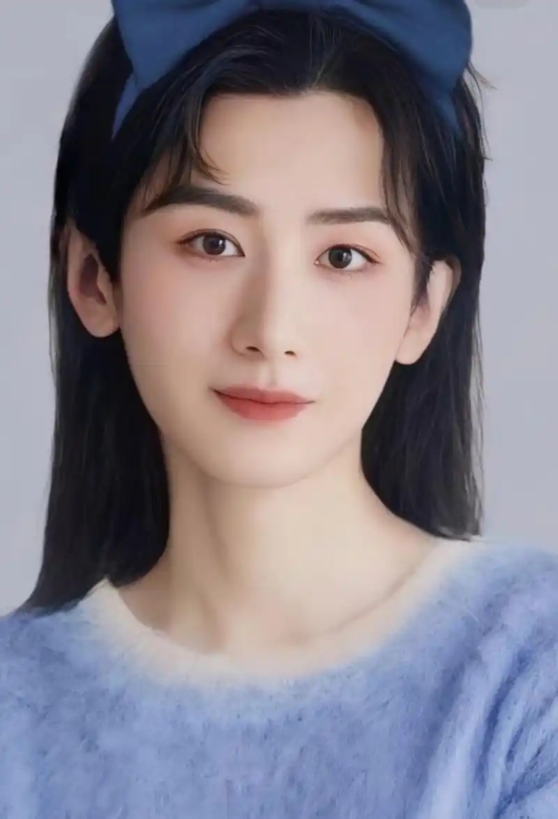 肖战扮女装太惊艳了!图中穿女装的男明星你们能认出来几个?