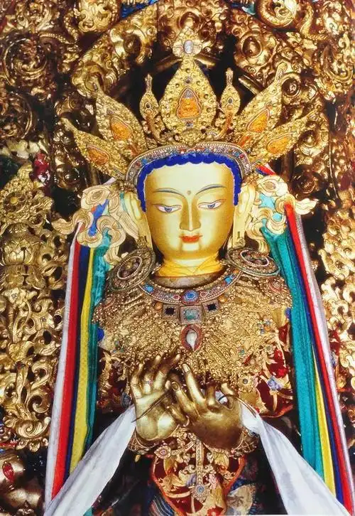 布达拉宫究竟藏了多少吨金子以及珠宝太震撼了