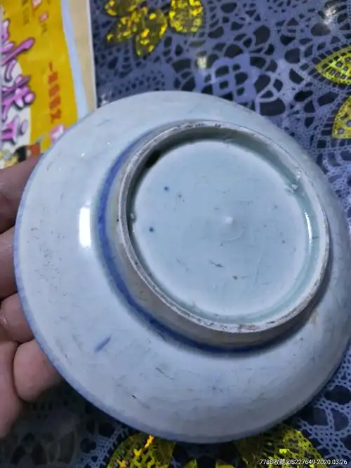 清康熙青花盘紧皮亮釉糯米胎泥鳅背青花发色艳丽釉面莹润饱满开片非常