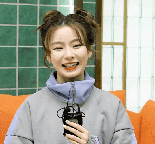 陈卓璇表情真的可爱