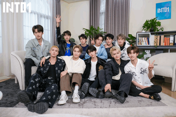 选秀时代结束,内娱最后一个限定团into1解散_腾讯新闻