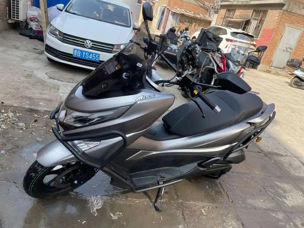 uhr150 豪爵 北京 踏板 北京出uhr150,23款星际灰,3月买的,平时不咋用