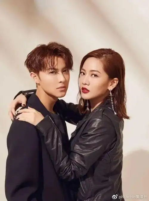 比起王子邱胜翊的"疑似"恋情,郭雪芙这边的料就比较锤了.