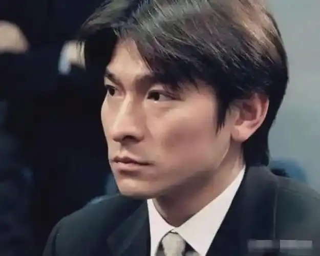 刘德华出道后所有发型盘点每一款都非常帅气网友最喜欢偏分