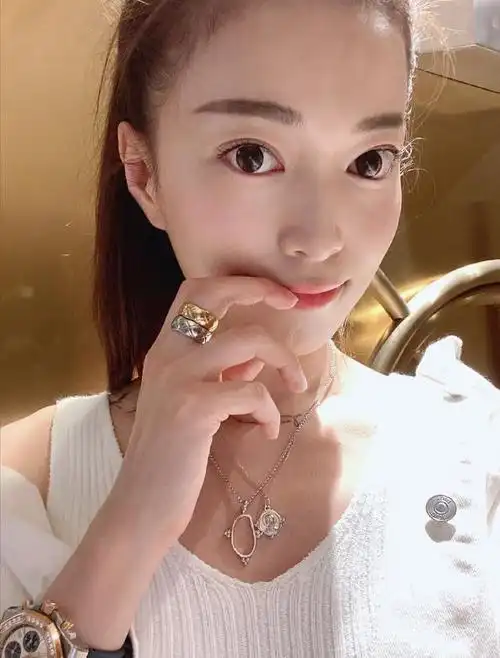 她是东方卫视的璀璨之星-麻伊琳