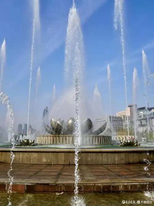 泉城广场的音乐喷泉秀
