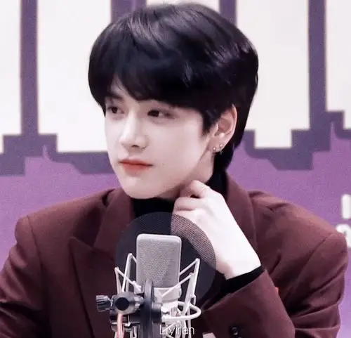 金泳勋头像二传标注李奕然