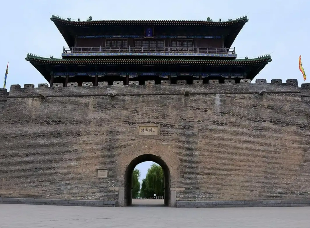 在古代,晚上城门若关闭了,会有野外小路可进出城吗?