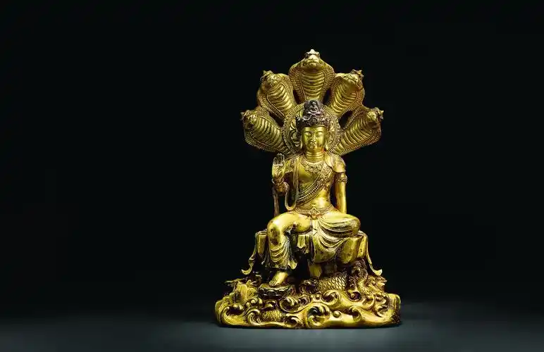 清铜鎏金龙尊王佛像