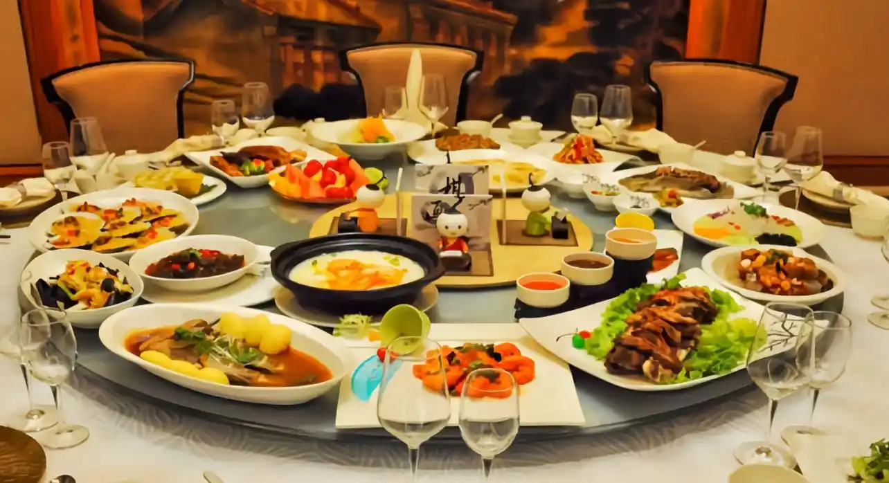 山西多位同事年后聚餐,12道硬菜8瓶白酒爆红朋友圈,网友:眼馋