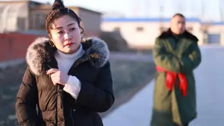 老光棍相亲遇大龄剩女,两人见面互相看不上,对话一句比一句搞笑