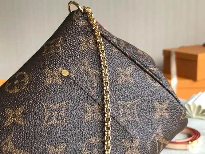 lv原单lvm40718老花favorite中号手袋以monogram帆布制成的一款小巧